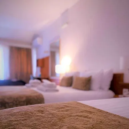 Pantheon Hotel 3*