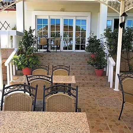 Pantheon Hotel 3*