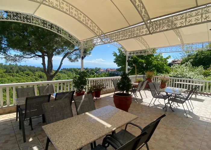 מלון Pantheon 3*